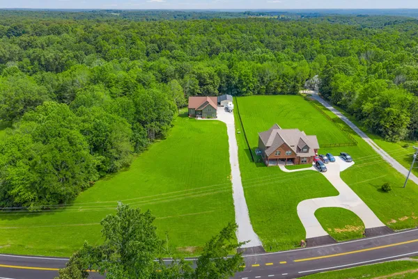 $689,999 | 1415 Southside Road, Southside, TN 37171