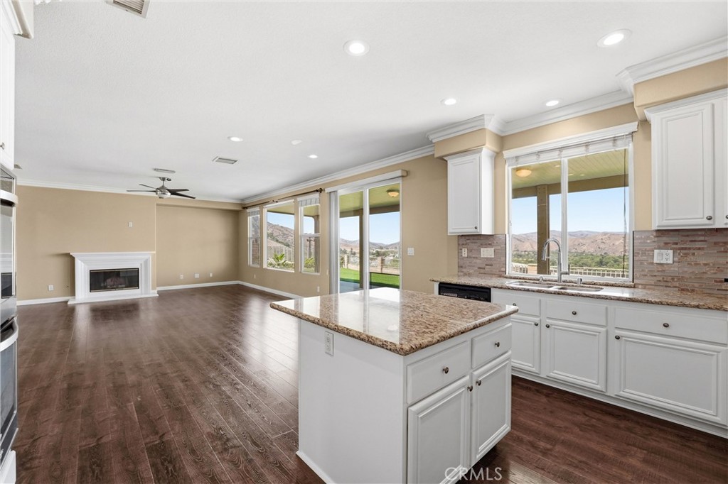 950 Manor Way Corona, CA 92882 - Photo 28 of 80