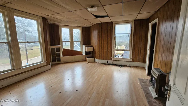 a view of livingroom with hardwood floor and hardwood floor