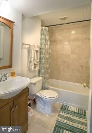 $272,000 | 1125 12th Street Northwest, Unit 64, Washington, DC 20005