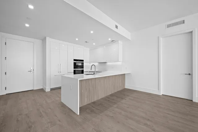 $1,175,000 | 220 Lake Shore Drive, Unit 917, Lake Park, FL 33403