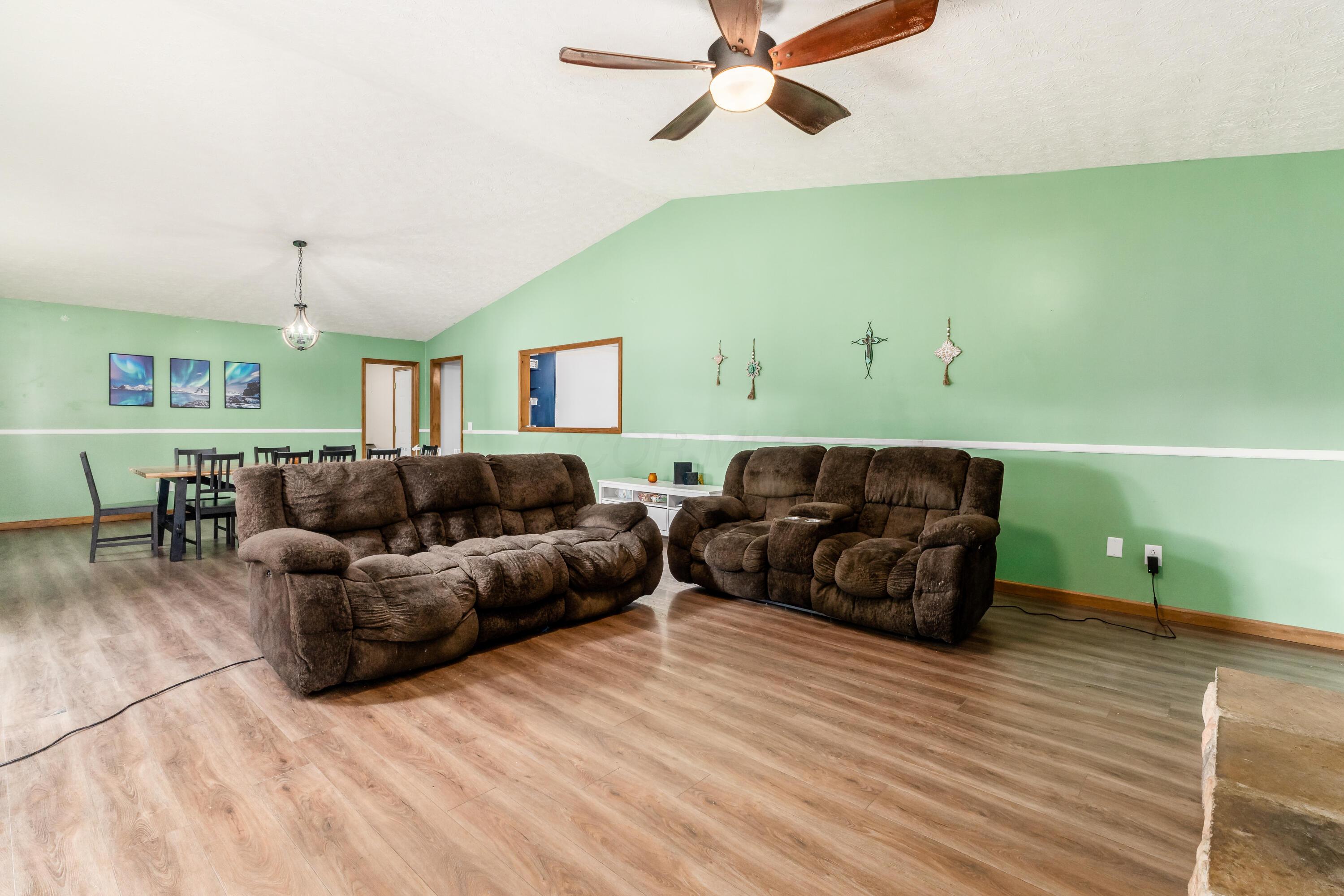 1062 Mulberry Road Circleville, OH 43113 - Photo 18 of 37 S_-_1062_Mulberry_Rd_-_054