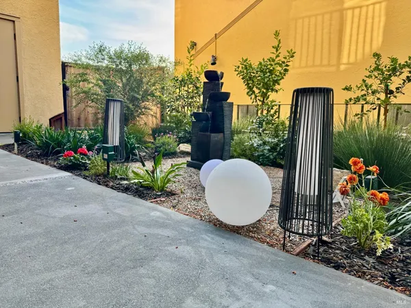 $650,000 | 100 Marin Center Drive, Unit 31, San Rafael, CA 94903