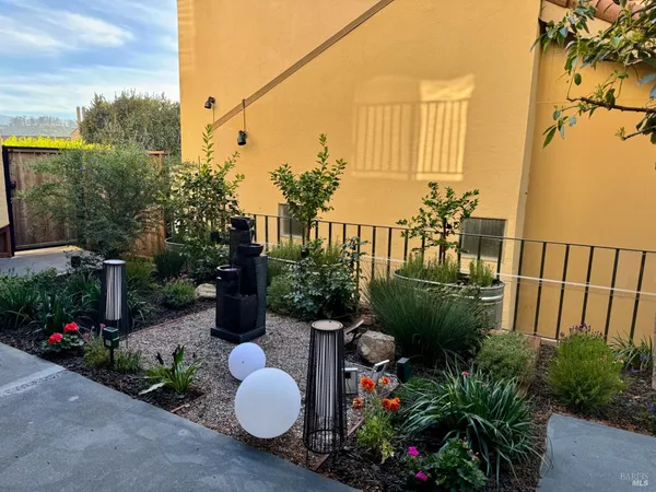 $650,000 | 100 Marin Center Drive, Unit 31, San Rafael, CA 94903