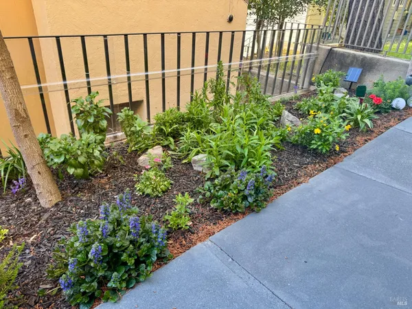 $650,000 | 100 Marin Center Drive, Unit 31, San Rafael, CA 94903