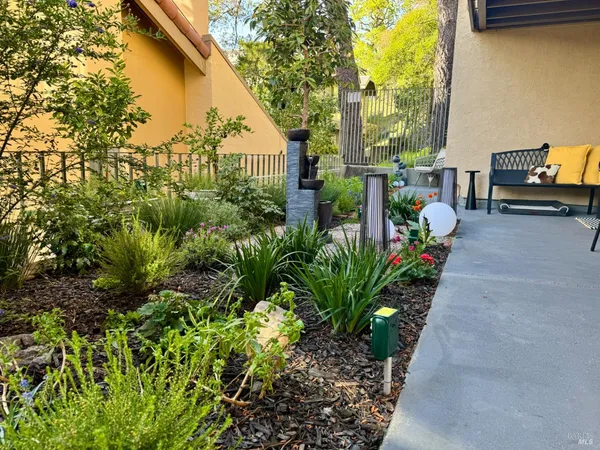 $650,000 | 100 Marin Center Drive, Unit 31, San Rafael, CA 94903