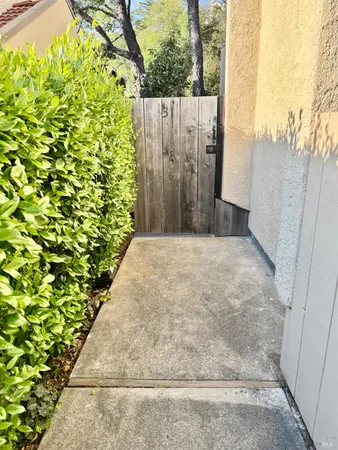 $650,000 | 100 Marin Center Drive, Unit 31, San Rafael, CA 94903