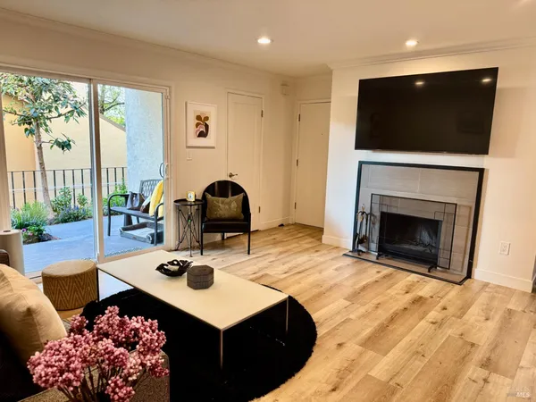 $650,000 | 100 Marin Center Drive, Unit 31, San Rafael, CA 94903