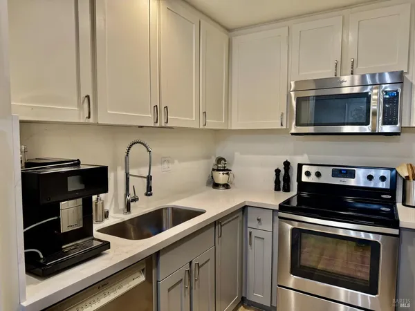 $650,000 | 100 Marin Center Drive, Unit 31, San Rafael, CA 94903