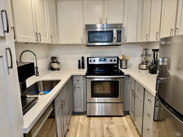 $650,000 | 100 Marin Center Drive, Unit 31, San Rafael, CA 94903