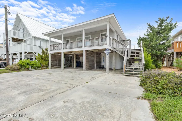 $725,000 | 1331 Carolina Boulevard, Topsail Beach, NC 28445