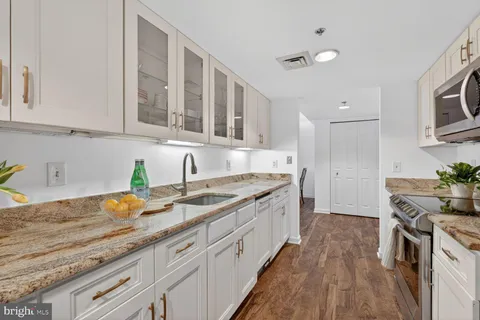 $450,000 | 900 North Taylor Street, Unit 1612, Arlington, VA 22203