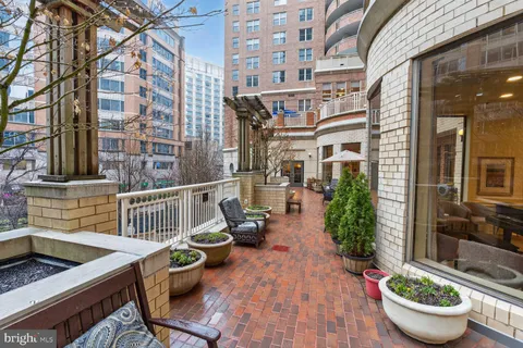 $450,000 | 900 North Taylor Street, Unit 1612, Arlington, VA 22203