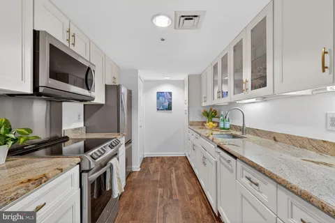 $450,000 | 900 North Taylor Street, Unit 1612, Arlington, VA 22203