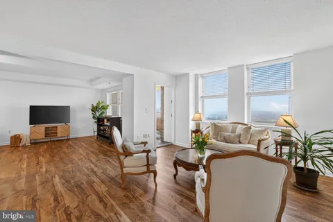 $450,000 | 900 North Taylor Street, Unit 1612, Arlington, VA 22203