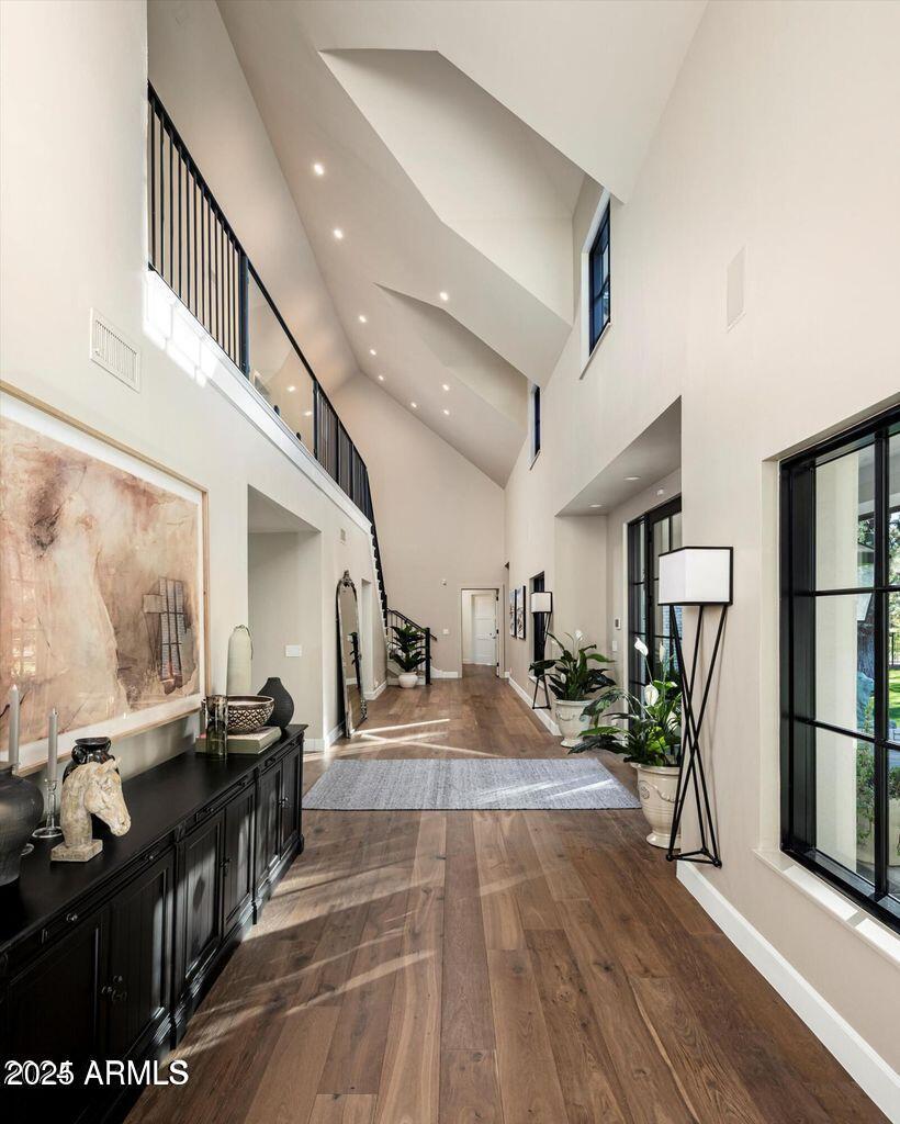 34 Biltmore Estates Drive Phoenix, AZ 85016 - Photo 12 of 60 Hallway