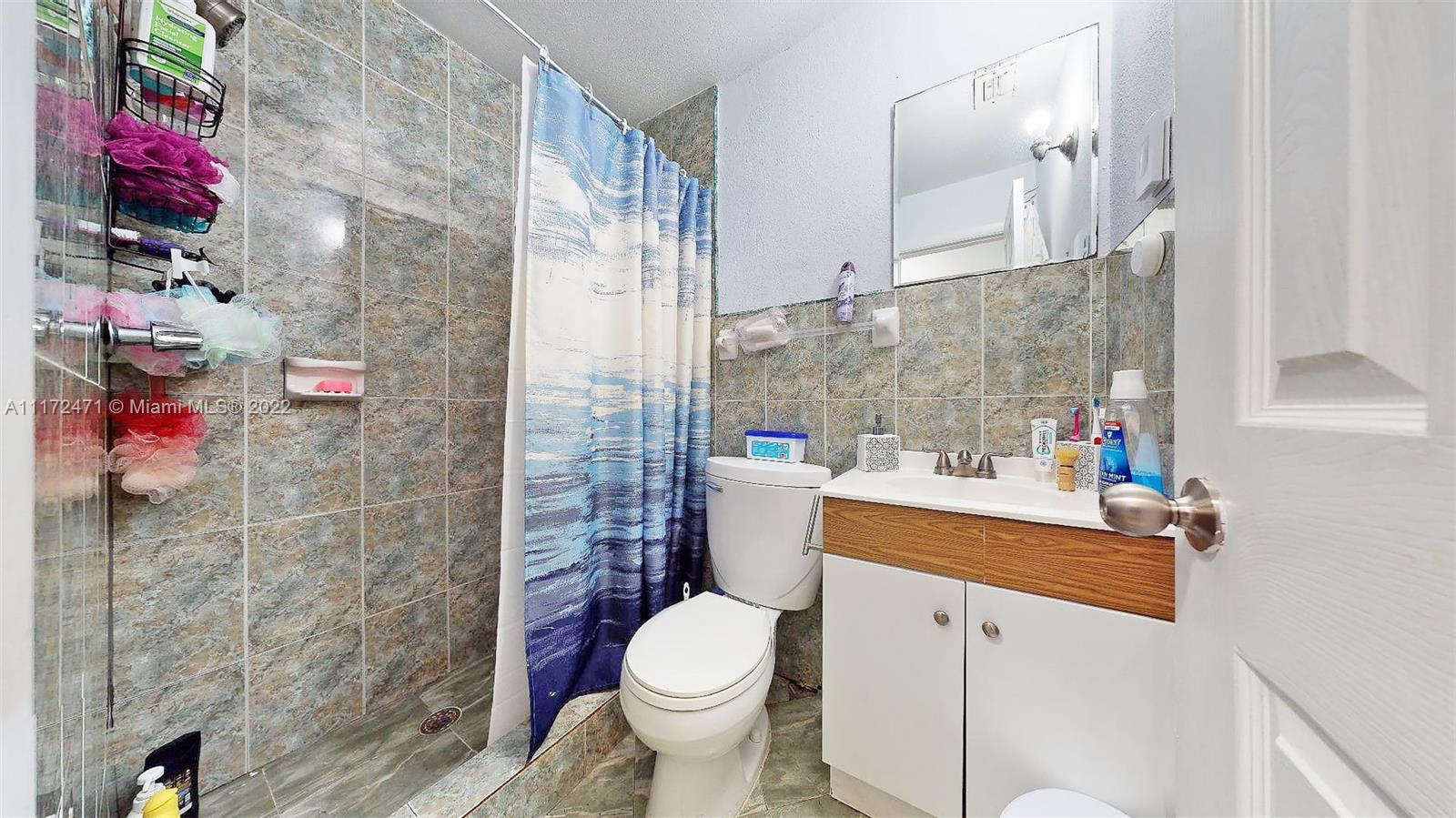1237 Northwest 33rd Avenue Miami, FL 33125 - Photo 7 of 46