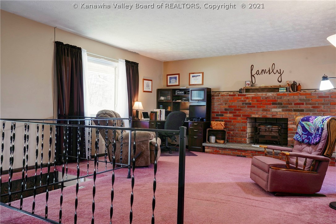 2256 Long Ridge Road Elkview, WV 25071 - Photo 6 of 32 Gallery Image 6