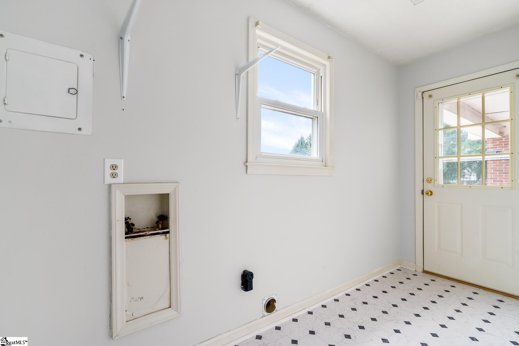 300 Watkins Road Greenville, SC 29617 - Photo 11 of 28 Gallery Image 11