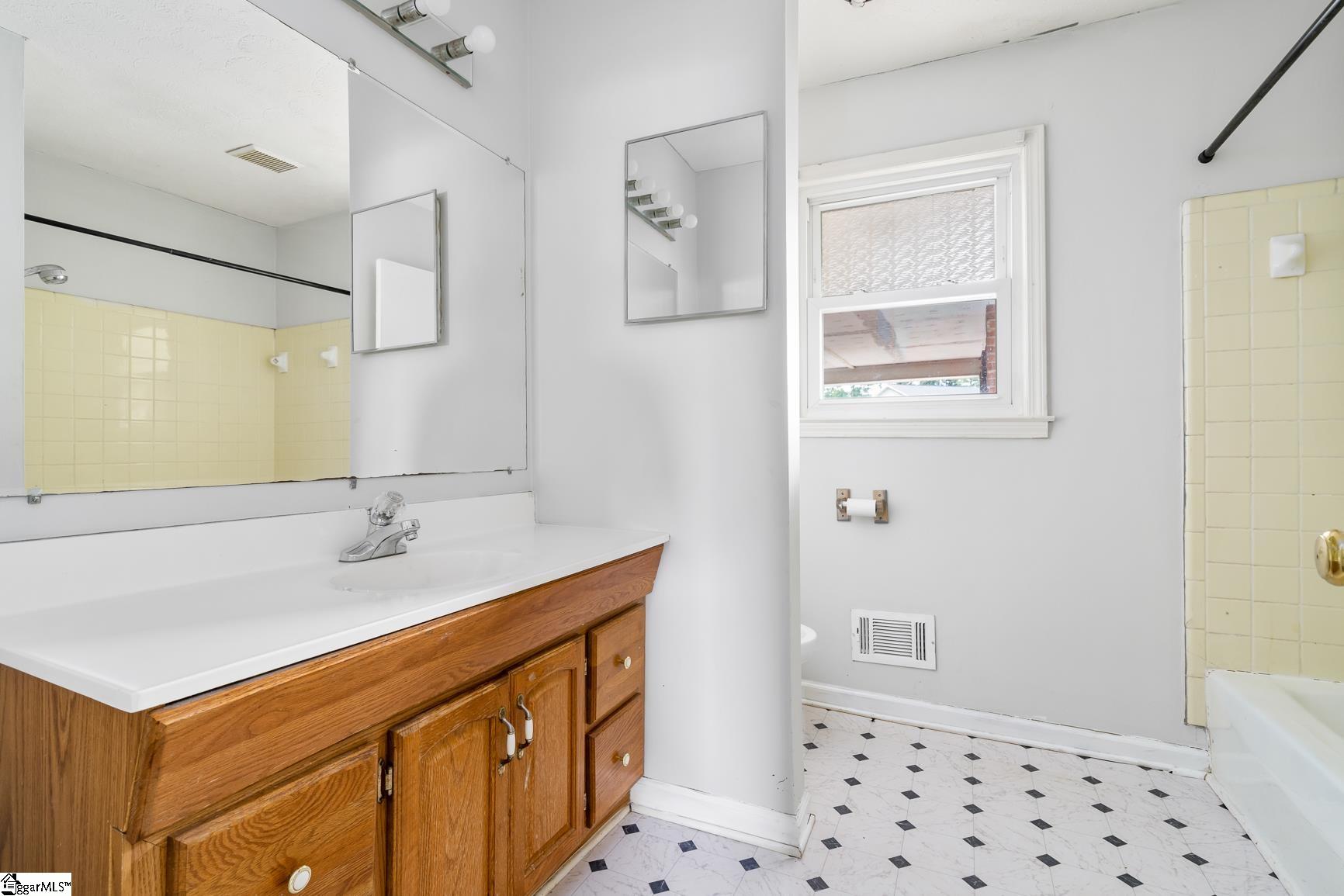 300 Watkins Road Greenville, SC 29617 - Photo 19 of 28 Gallery Image 19