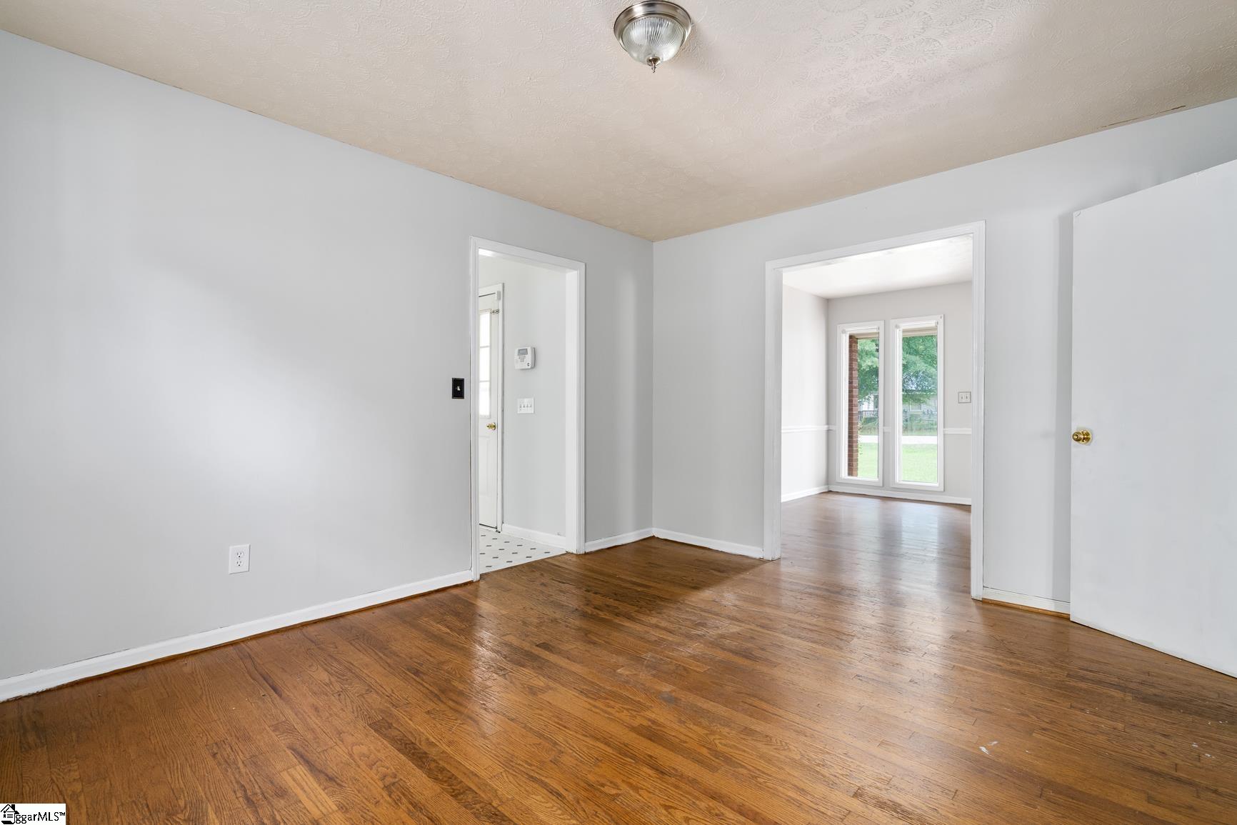 300 Watkins Road Greenville, SC 29617 - Photo 6 of 28 Gallery Image 6