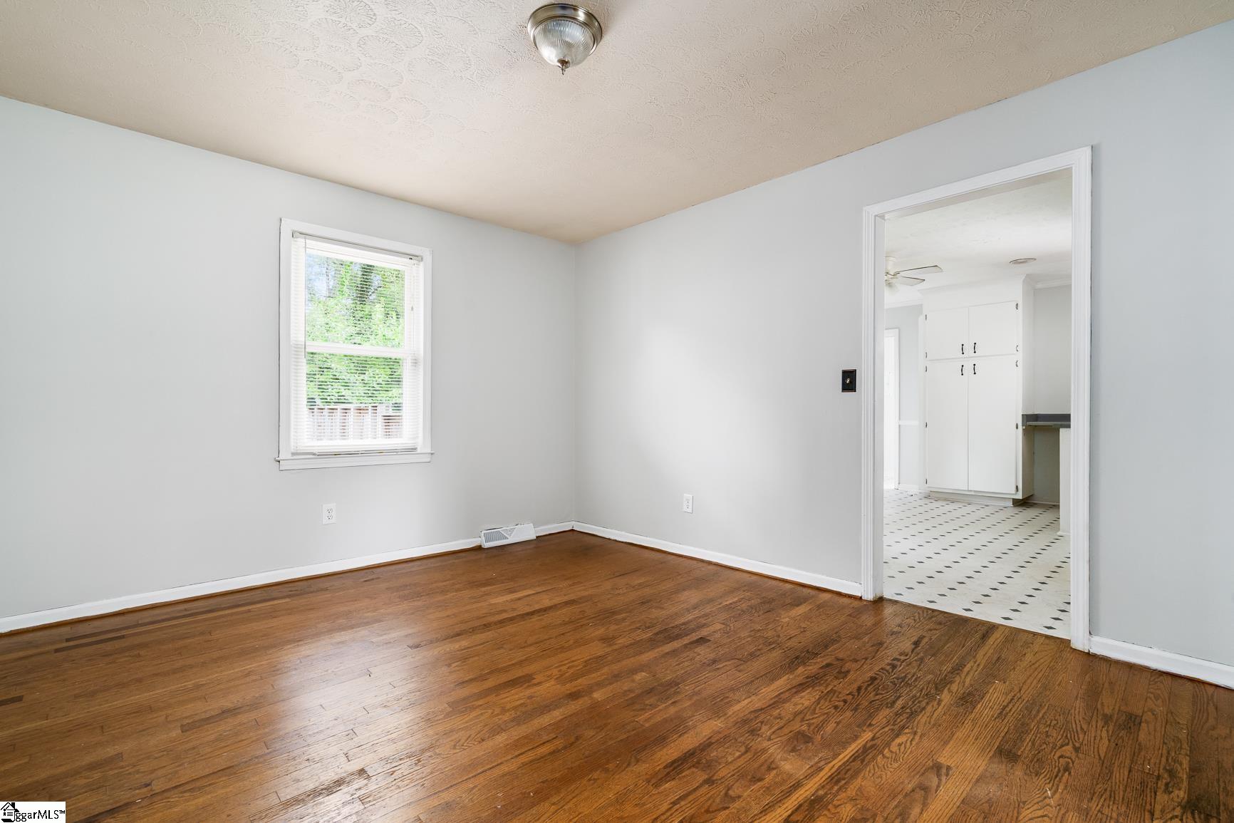 300 Watkins Road Greenville, SC 29617 - Photo 7 of 28 Gallery Image 7