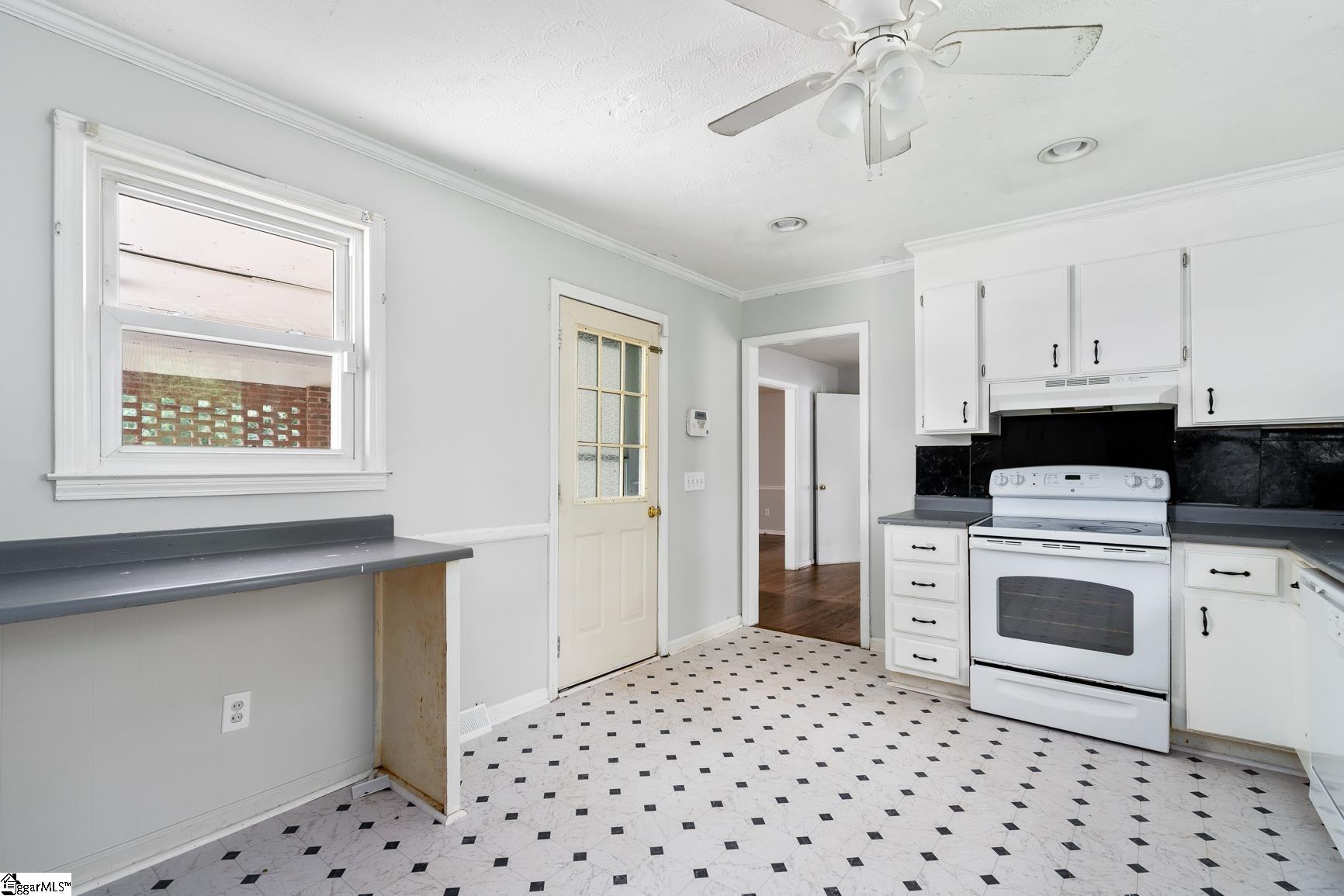 300 Watkins Road Greenville, SC 29617 - Photo 9 of 28 Gallery Image 9
