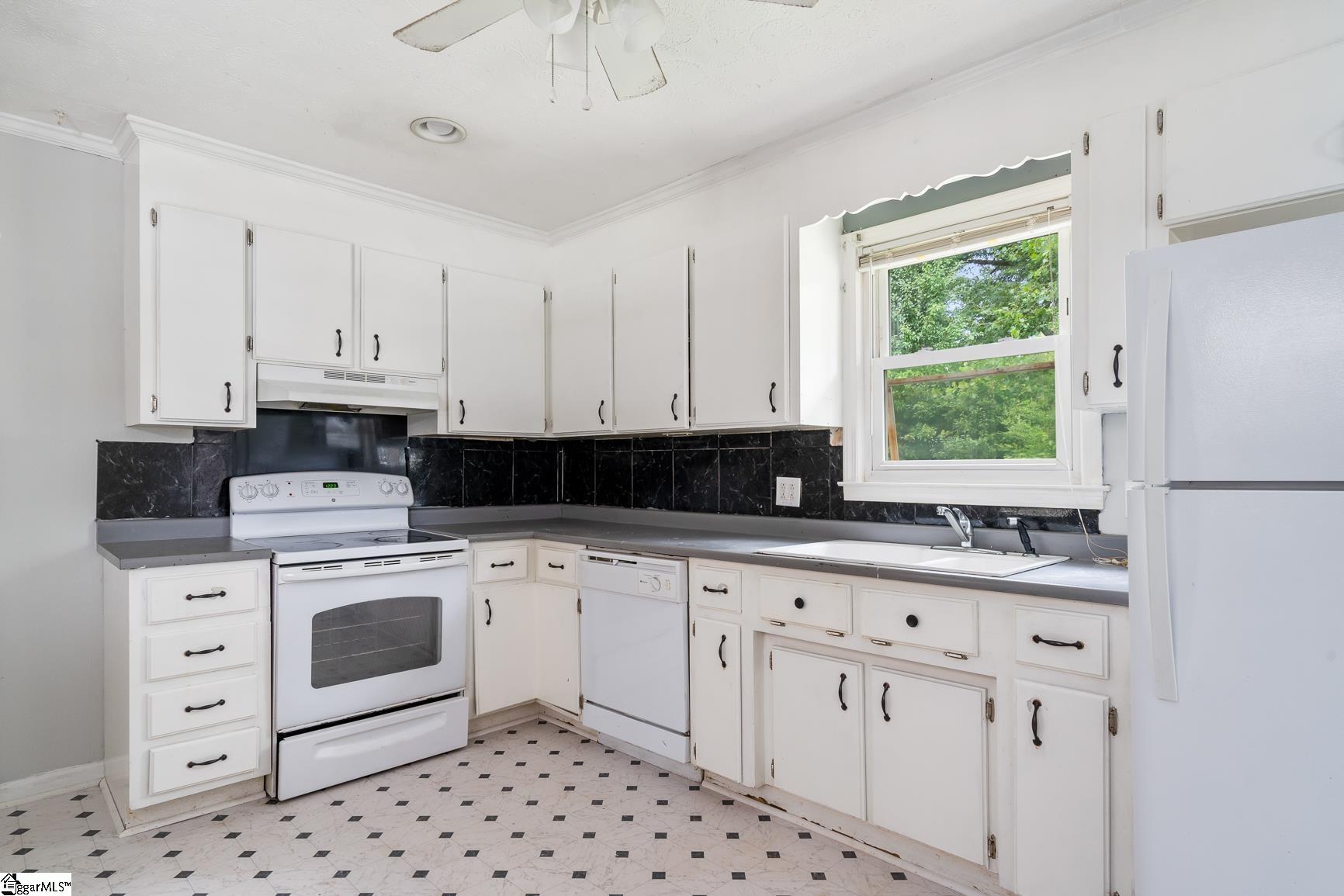 300 Watkins Road Greenville, SC 29617 - Photo 10 of 28 Gallery Image 10