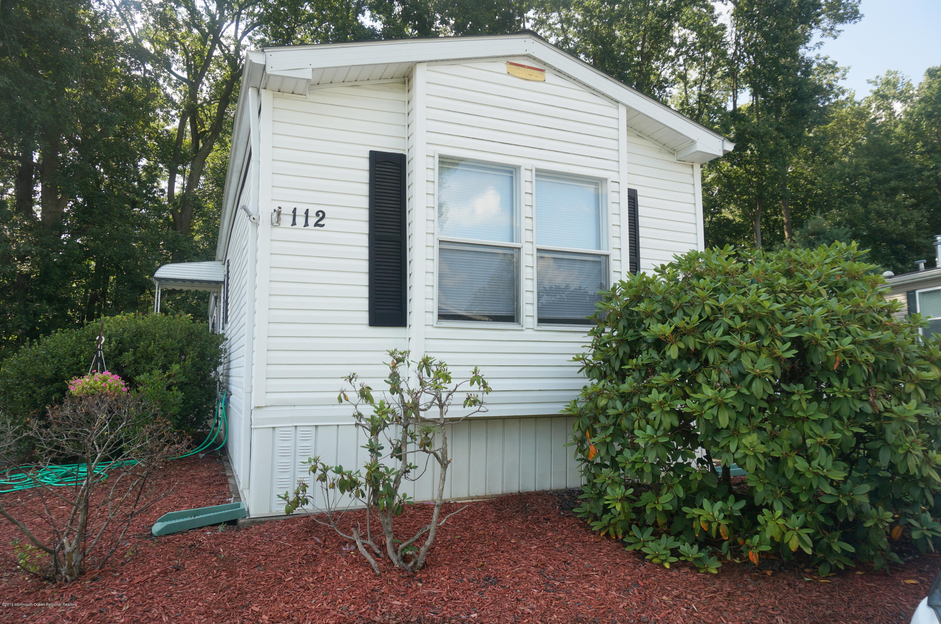 112 Woody Road Freehold, NJ 07728 - Photo 4 of 28
