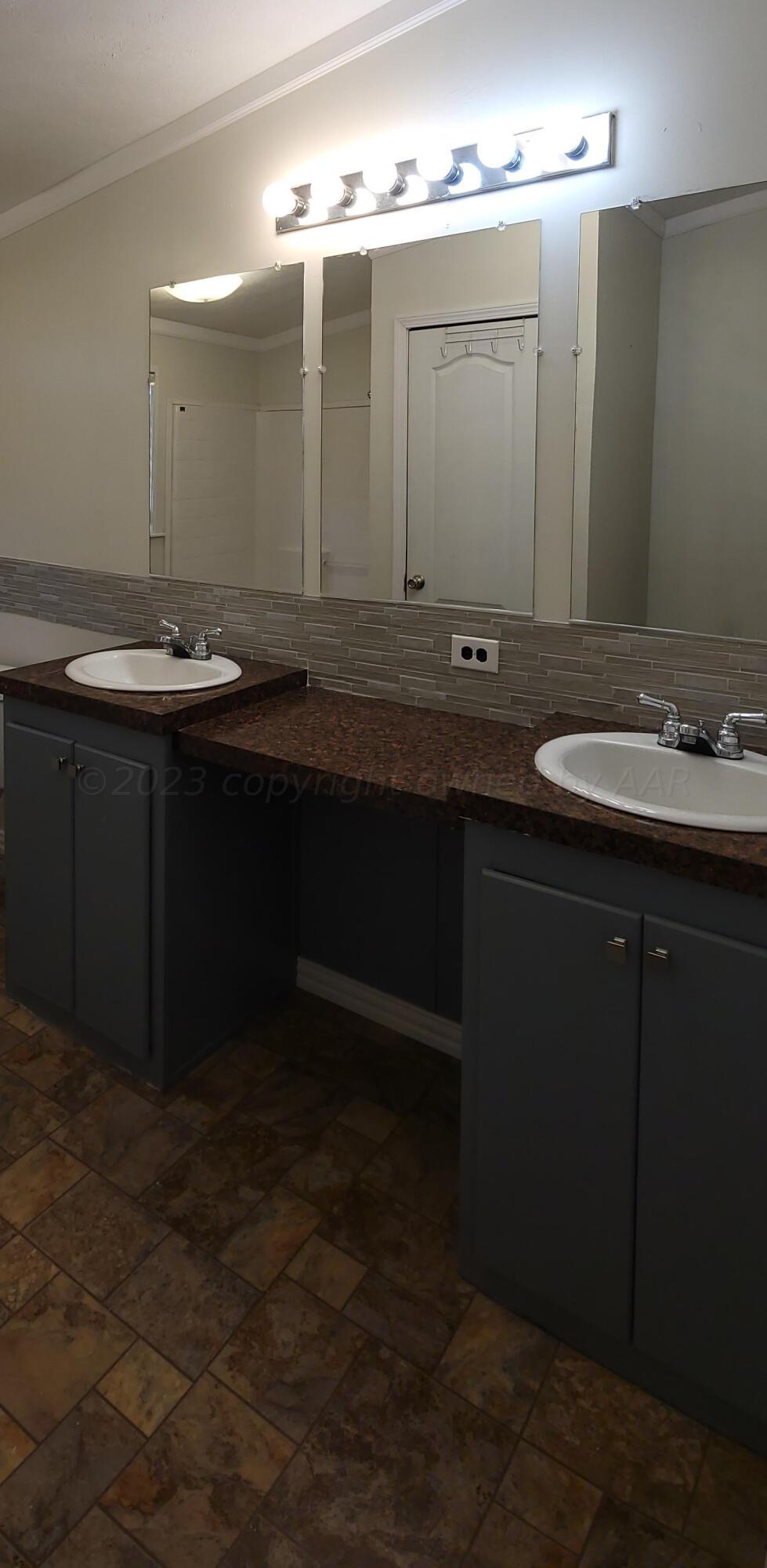 6707 Mark Road Amarillo, TX 79118 - Photo 19 of 28 MainBath (1)