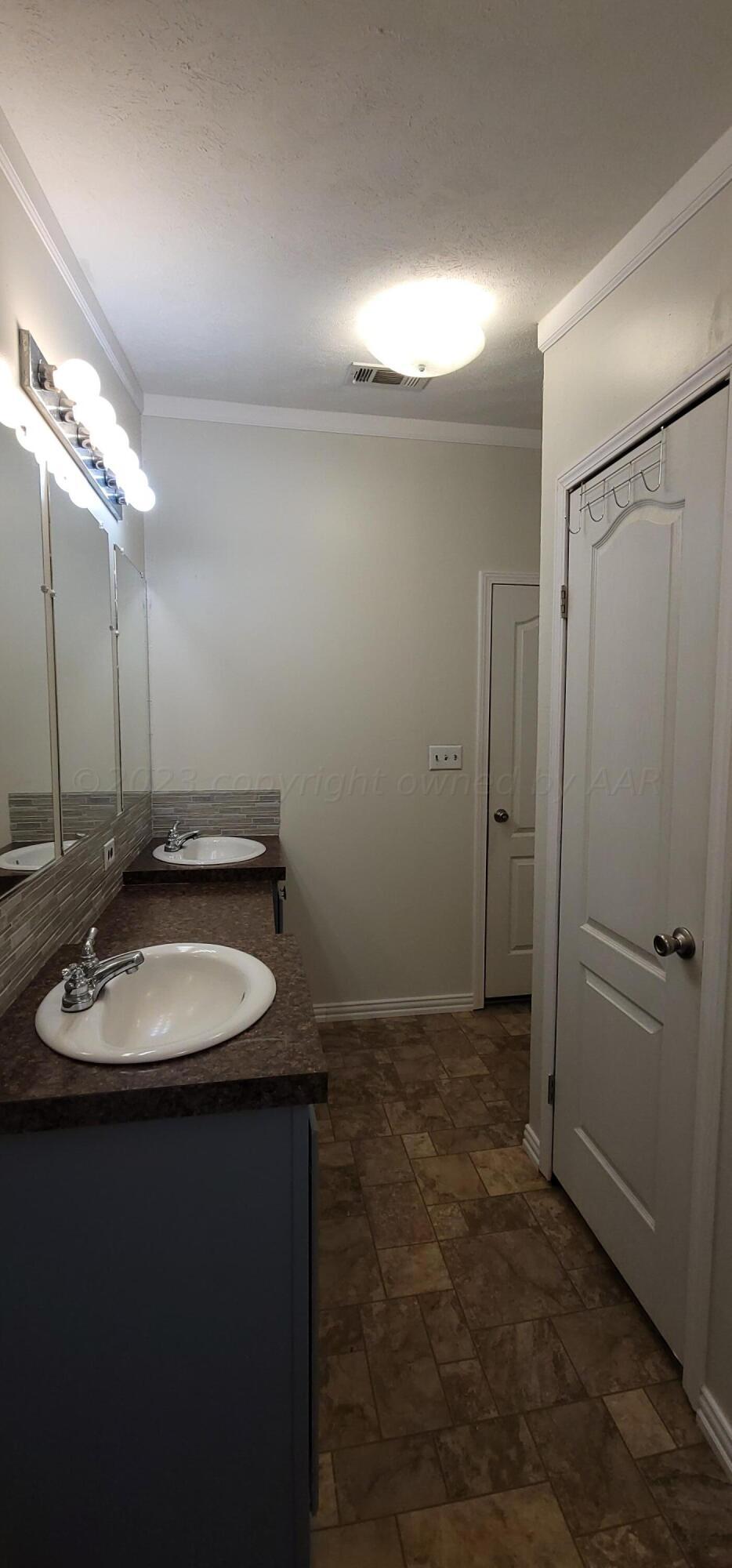 6707 Mark Road Amarillo, TX 79118 - Photo 21 of 28 MainBath (2)
