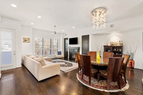 $689,900 | 5911 Rose Street, Houston, TX 77007
