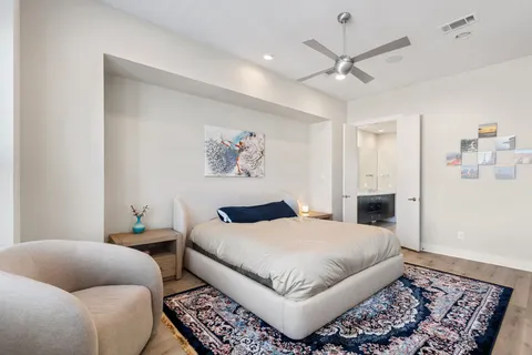 $749,999 | 5911 Rose Street, Houston, TX 77007