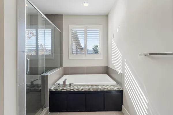 $699,900 | 5911 Rose Street, Houston, TX 77007