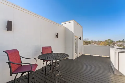 $689,900 | 5911 Rose Street, Houston, TX 77007