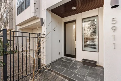 $689,900 | 5911 Rose Street, Houston, TX 77007