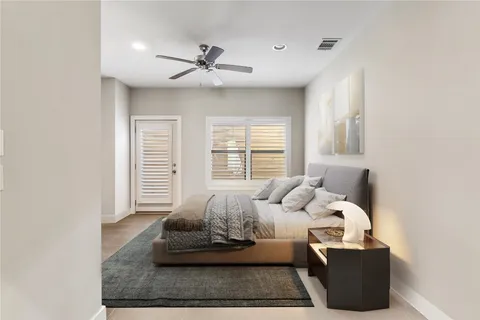 $689,900 | 5911 Rose Street, Houston, TX 77007