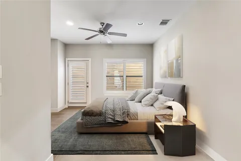 $749,999 | 5911 Rose Street, Houston, TX 77007