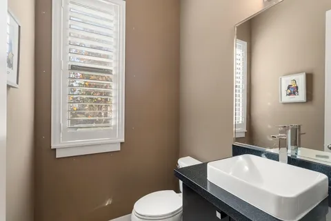 $689,900 | 5911 Rose Street, Houston, TX 77007