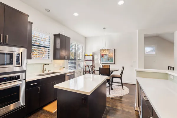 $699,900 | 5911 Rose Street, Houston, TX 77007