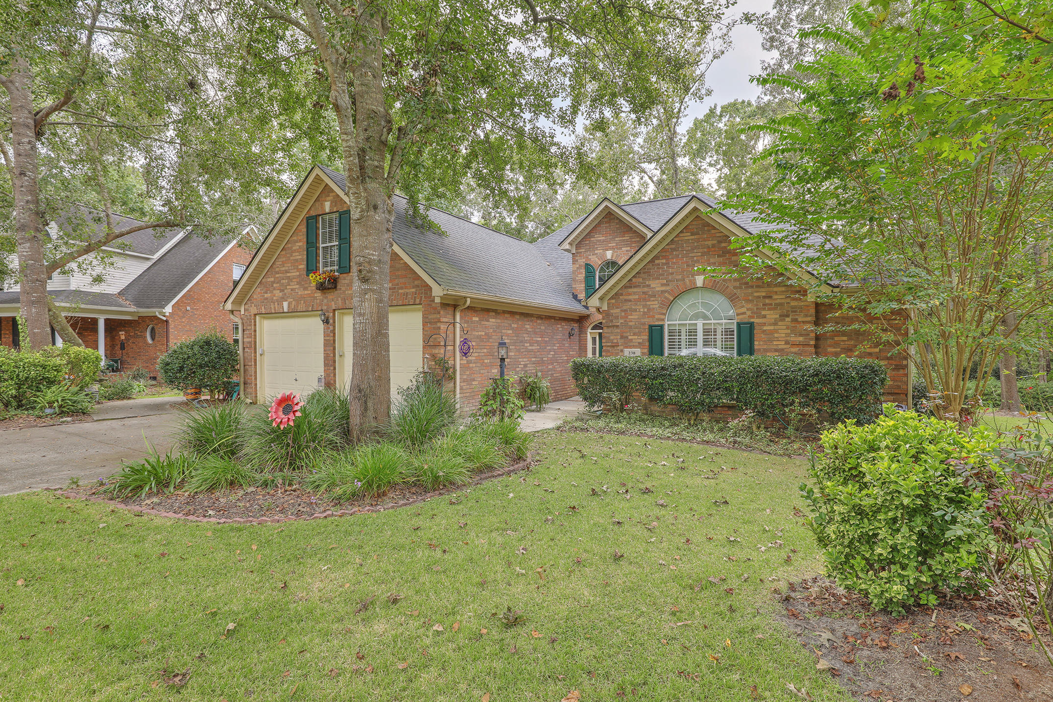 238 Scalybark Road Summerville, SC 29485 - Photo 2 of 36 238 Scalybark front right