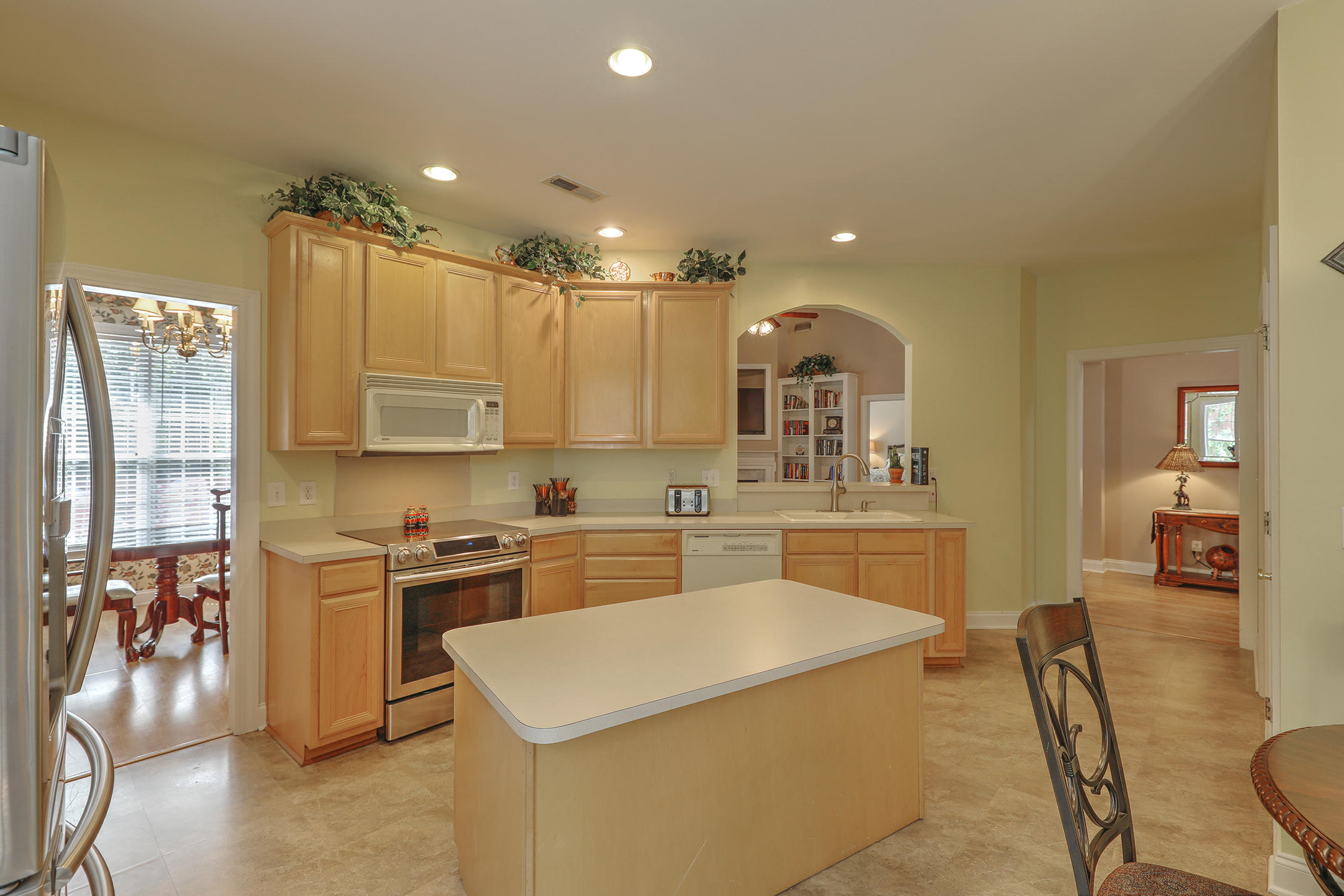 238 Scalybark Road Summerville, SC 29485 - Photo 18 of 36 238 scalybark kitchen