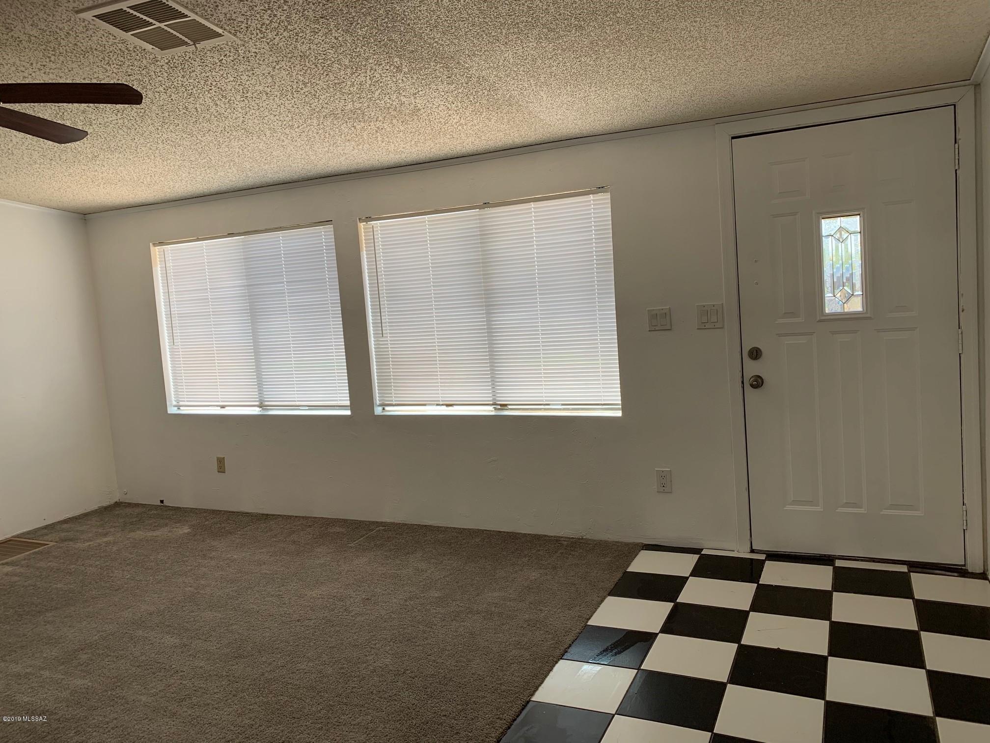 13498 North Adonis Road Marana, AZ 85658 - Photo 9 of 34