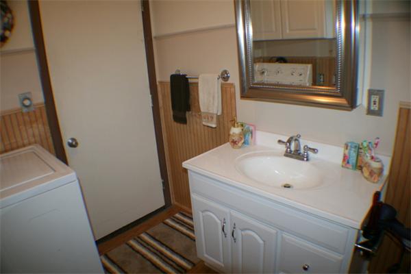 77 Birch Island Road Webster, MA 01570 - Photo 12 of 29 Gallery Image 12