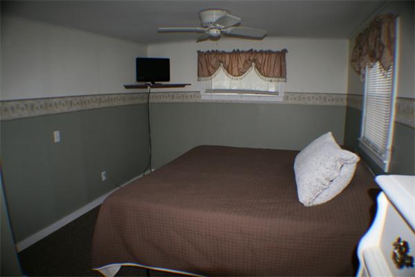 77 Birch Island Road Webster, MA 01570 - Photo 20 of 29 Gallery Image 20