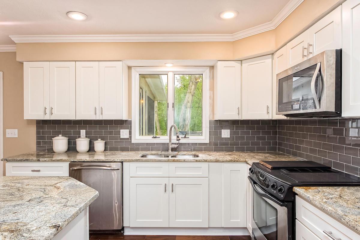 8181 Lewis Center Road Galena, OH 43021 - Photo 4 of 48 Gallery Image 4