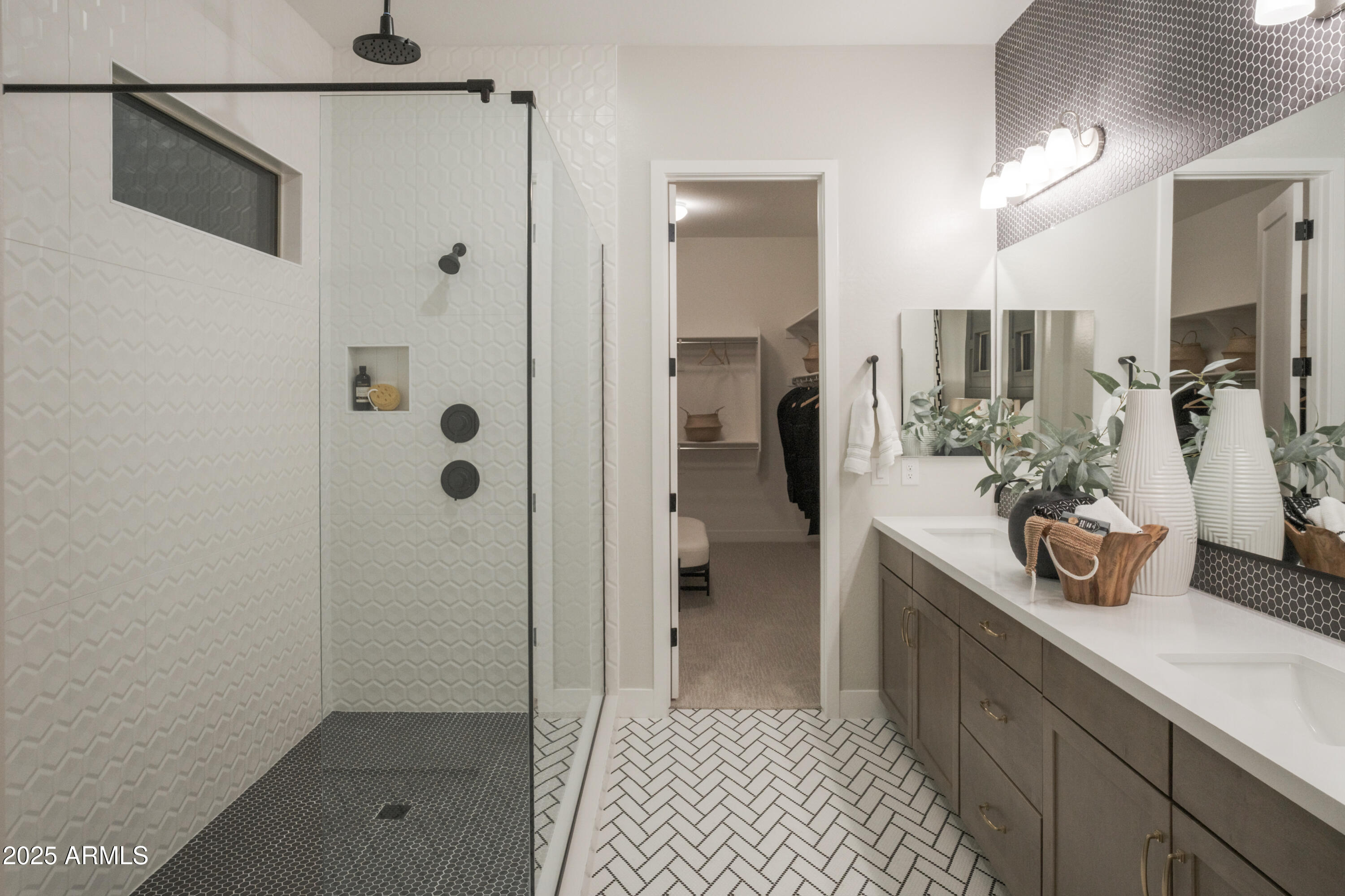 5125 West Coplen Farms Road Laveen, AZ 85339 - Photo 25 of 77 OWNER'S BATH