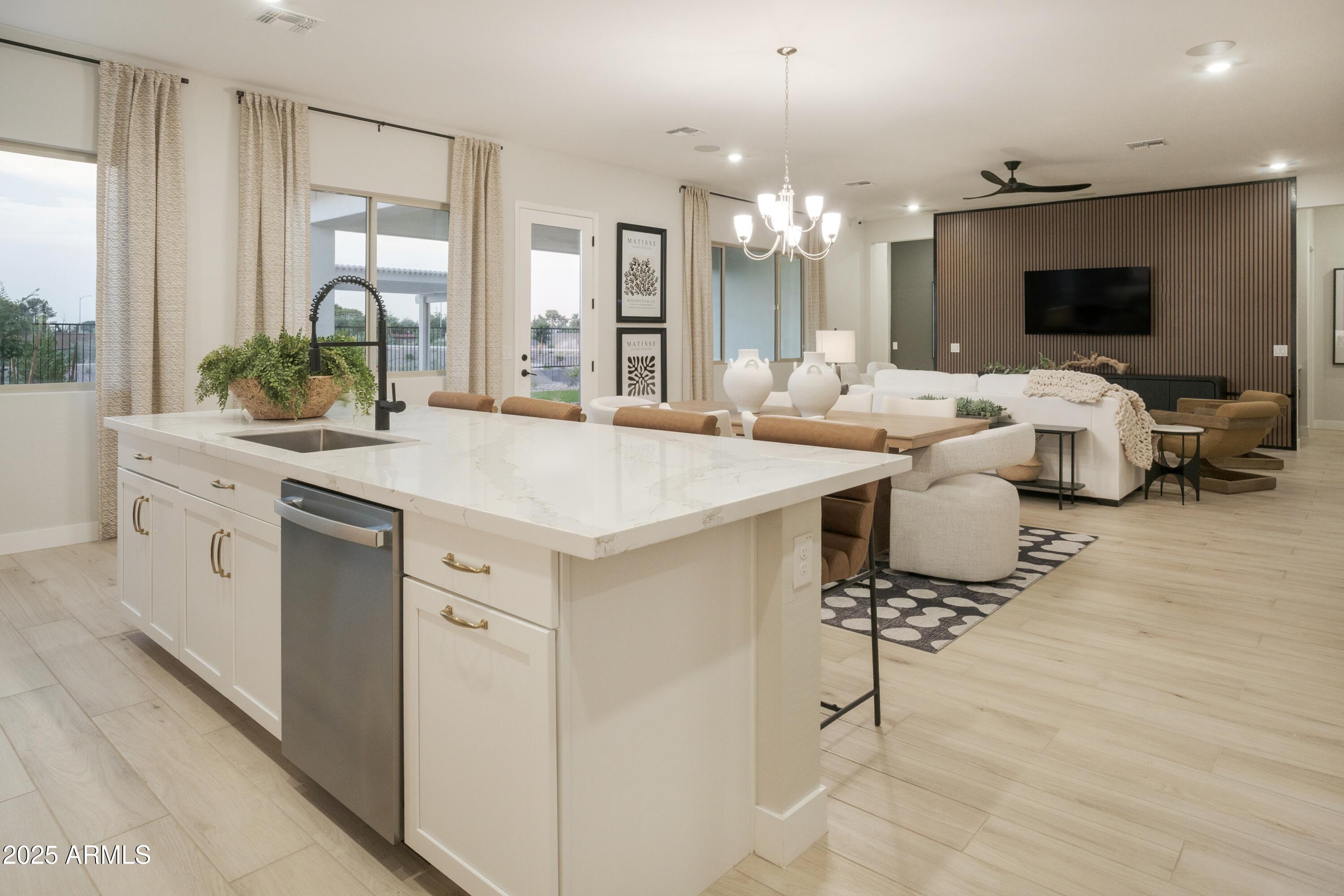 5125 West Coplen Farms Road Laveen, AZ 85339 - Photo 8 of 77 LARGE ISLAND / GREAT ROOM