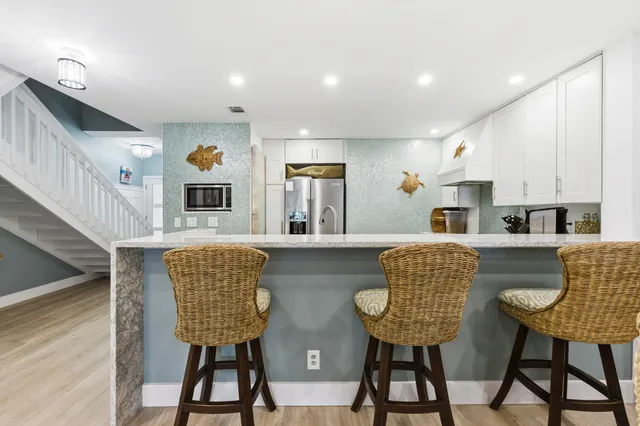 $1,175,000 | 2359 Treasure Isle Drive, Unit 38, Palm Beach Gardens, FL 33410