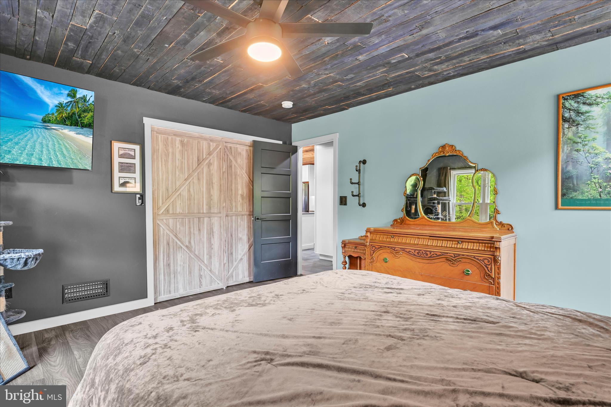 126 Crow Hill Road Barto, PA 19504 - Photo 17 of 60 1st Floor Bedroom